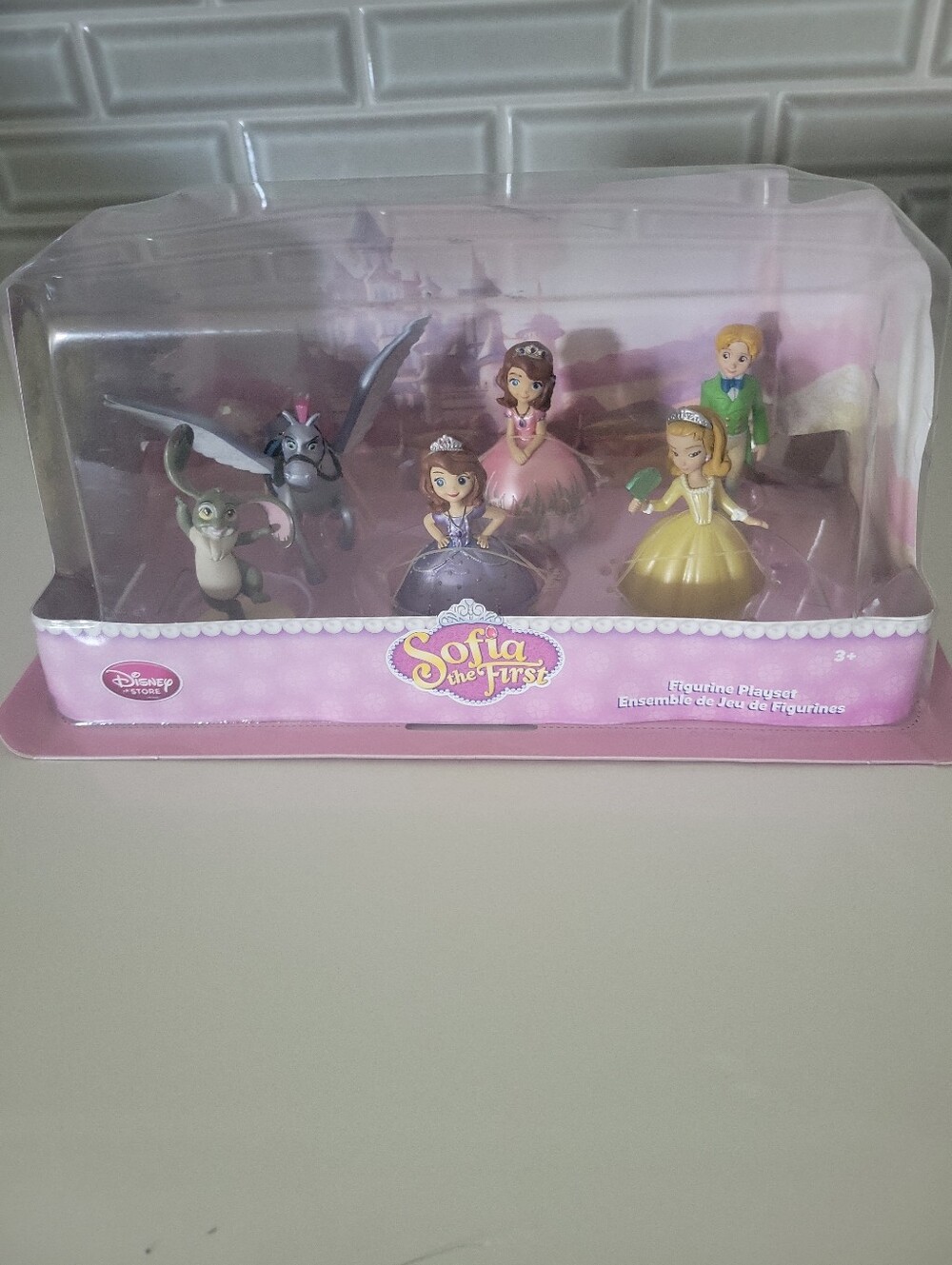 NIB Disney 2012 Sofia The First Exclusive 7 piece Figurine Playset - Sealed